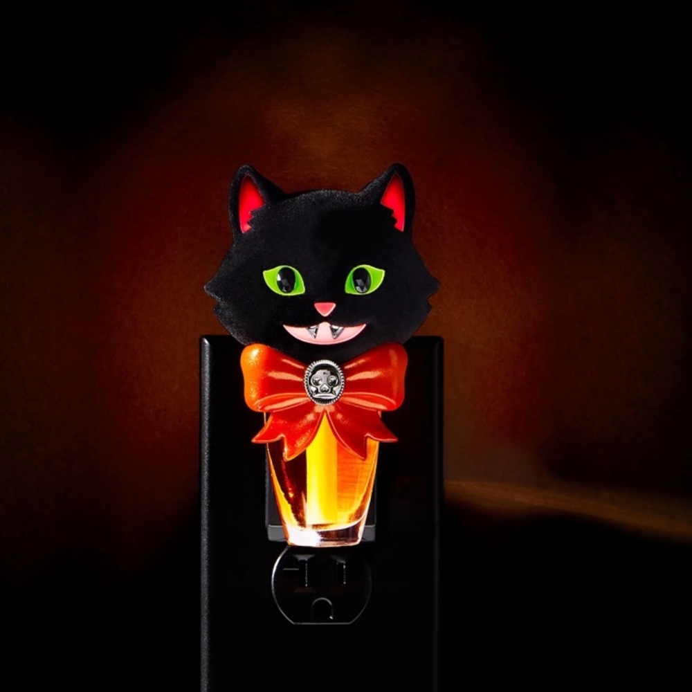 Bath & Body Works Spooky Kitty Scent Control Nightlight Fragrance Plug